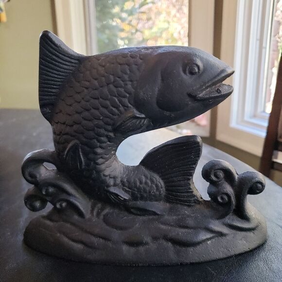 Cast Iron Fish Door Stop - Picture 2 of 5